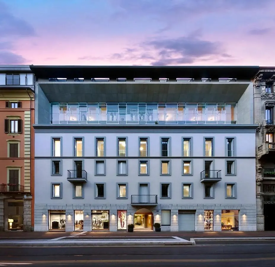 Business & Luxury Suite - Monte16 Милан 0*,  Италия